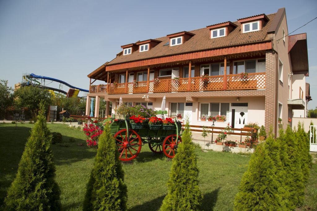 Gasthaus Magdalena liegt im nordöstlichen Teil der für Ihre Thermalquellen zu Recht berühmten Stadt Hajdúszoboszló, unter der Adresse Pávai Vajna út NR. 46.